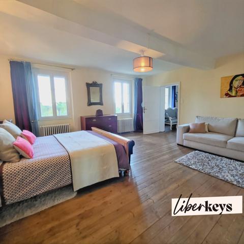 Maison de Maître Viticole du XIXᵉ siècle – Jardin à la française, ancien chai et piscine avec pool house