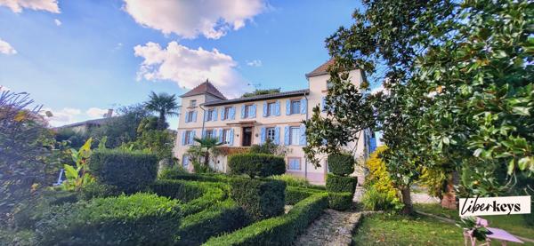 Maison de Maître Viticole du XIXᵉ siècle – Jardin à la française, ancien chai et piscine avec pool house