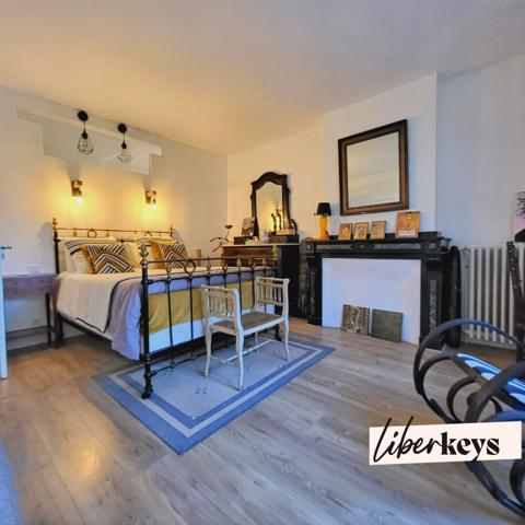 Maison de Maître Viticole du XIXᵉ siècle – Jardin à la française, ancien chai et piscine avec pool house