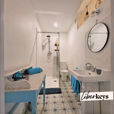 Maison de Maître Viticole du XIXᵉ siècle – Jardin à la française, ancien chai et piscine avec pool house