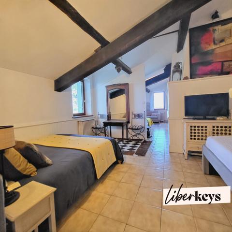 Maison de Maître Viticole du XIXᵉ siècle – Jardin à la française, ancien chai et piscine avec pool house