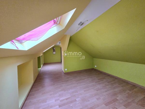 Maison mitoyenne 1O2 M² à Issenheim Terrain 275 m²