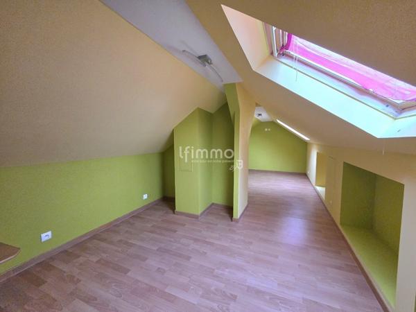 Maison mitoyenne 1O2 M² à Issenheim Terrain 275 m²