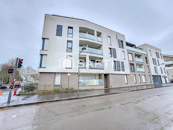 PROCHE TOUTE COMMODITE ! BEL APPARTEMENT LUMINEUX avec son balcon (parking en sous-sol) : à venir visiter vite  !