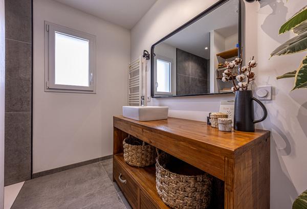 Maison plain pied, 3 chambres, grand garage