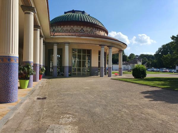 Dpt Vosges (88), à vendre CONTREXEVILLE ENSEMBLE de 7 STUDIOS/CHAMBRES dans résidence avec ascenseur quartier thermal