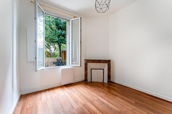 Triplex atypique comme une maisonnette carrefour des Bourguignons