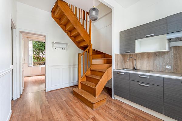 Triplex atypique comme une maisonnette carrefour des Bourguignons