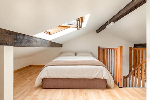 Triplex atypique comme une maisonnette carrefour des Bourguignons