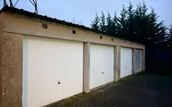 Stationnement à vendre    Fameck