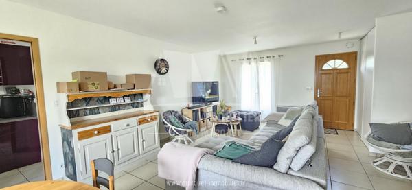 PAVILLON DE PLAIN-PIED DE 106,33 m² AVEC ABRI DE JARDIN ET AUVENT