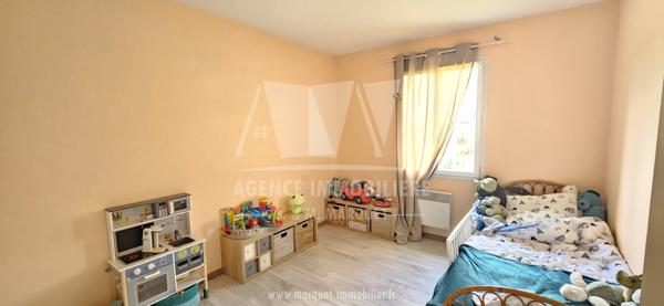 PAVILLON DE PLAIN-PIED DE 106,33 m² AVEC ABRI DE JARDIN ET AUVENT