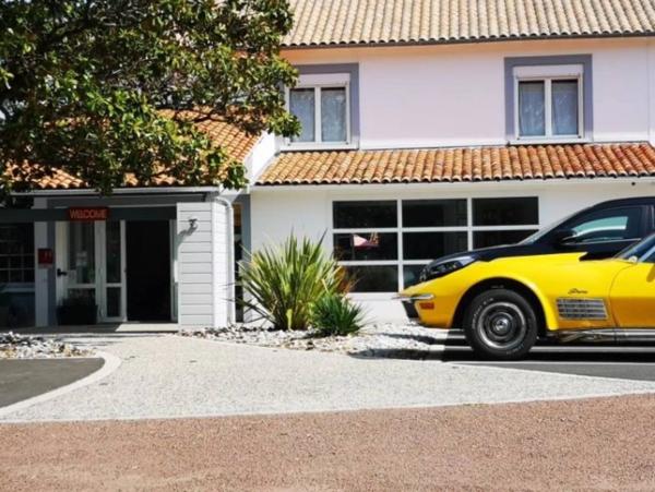 Charente-Maritime (17), A Vendre Murs et Fonds Hôtel-Bureau Piscine Spa de charme 23 N° Proche Océan ILE D'OLERON