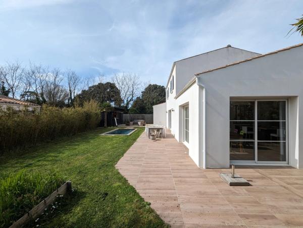 Charente-Maritime (17), A Vendre Murs et Fonds Hôtel-Bureau Piscine Spa de charme 23 N° Proche Océan ILE D'OLERON