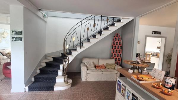 Charente-Maritime (17), A Vendre Murs et Fonds Hôtel-Bureau Piscine Spa de charme 23 N° Proche Océan ILE D'OLERON