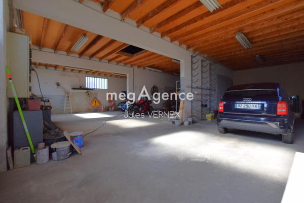 Maison à SALAISE-SUR-SANNE, 38150 - 8 pièces 210m²