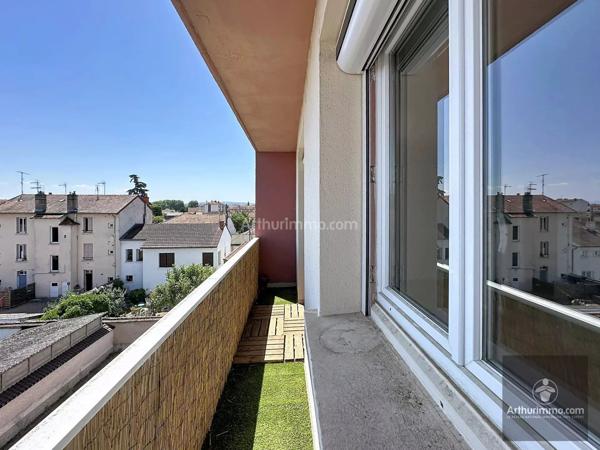 Vente                                                      Appartement
                        
                     3 pièces                      64 m2                     à Roanne