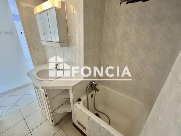 Location Appartement 3 pièces 53.18 m² - 74 RUE THIERS Valence 26000