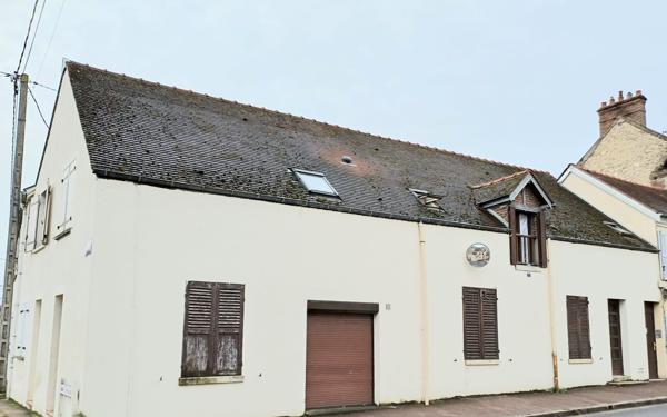 Immeuble à vendre    13 pièces •  Souppes-sur-Loing