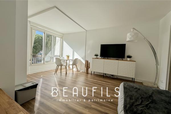 La Grande-Motte (34280) Exclusivité - La Grande Motte - Centre Ville - Appartement refait à neuf en dernier étage rénové - parking pr