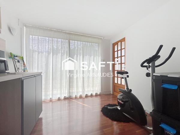 CONFLANS STE HONORINE, maison avec piscine idéalement située !!