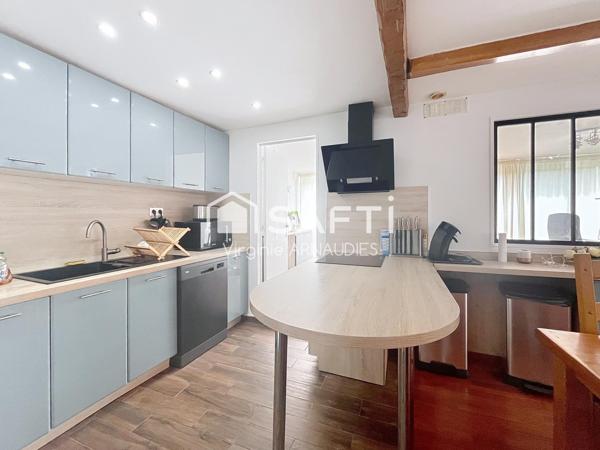 CONFLANS STE HONORINE, maison avec piscine idéalement située !!