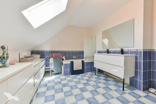 Maison à vendre 231 440 € Contres 6 p 141 m² DPE C