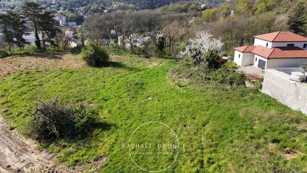 TERRAIN VIABILISE 2400 m2 - A BATIR - LIBRE CONSTRUCTEUR– ENVIRONNEMENT CAMPAGNE