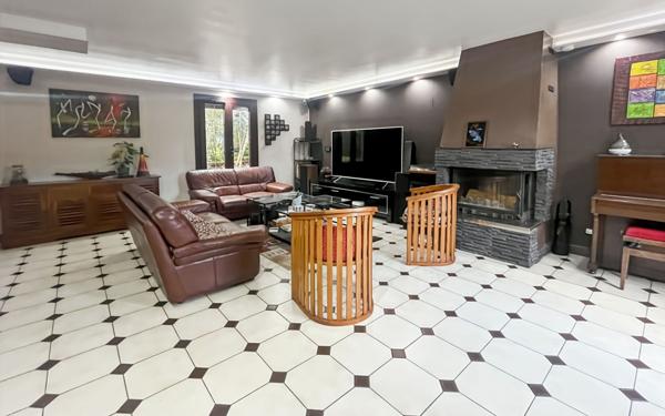 Maison à vendre    6 pièces • 150 m2 Cergy