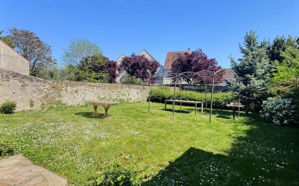 Maison à vendre    5 pièces •  Le Coudray-Montceaux