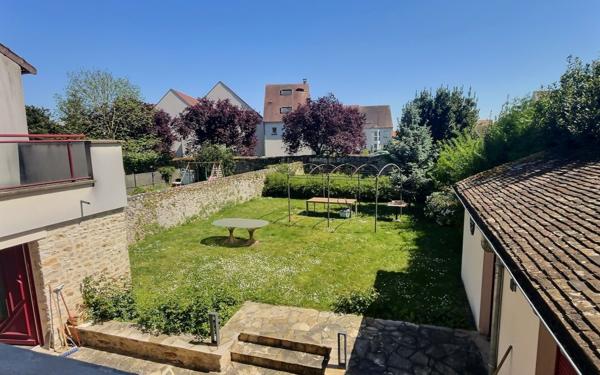 Maison à vendre    5 pièces •  Le Coudray-Montceaux