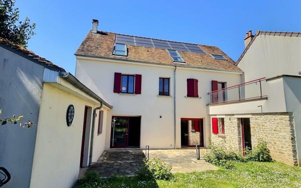 Maison à vendre    5 pièces •  Le Coudray-Montceaux