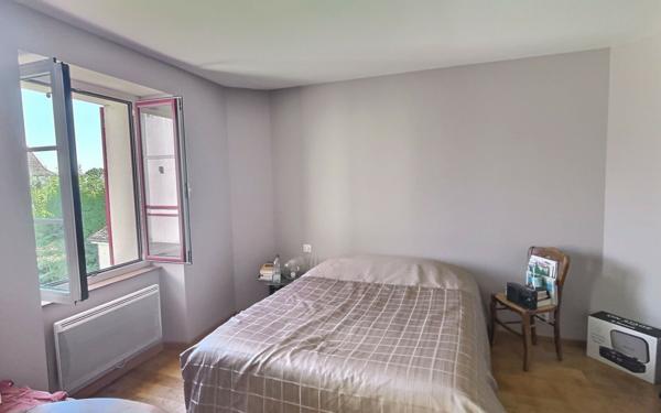 Maison à vendre    5 pièces •  Le Coudray-Montceaux