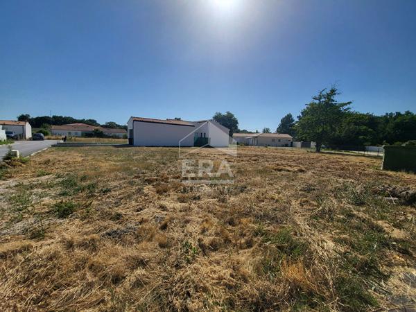 TERRAIN A BATIR - LOTISSEMENT CALME - 613m² - VIABILISÉ