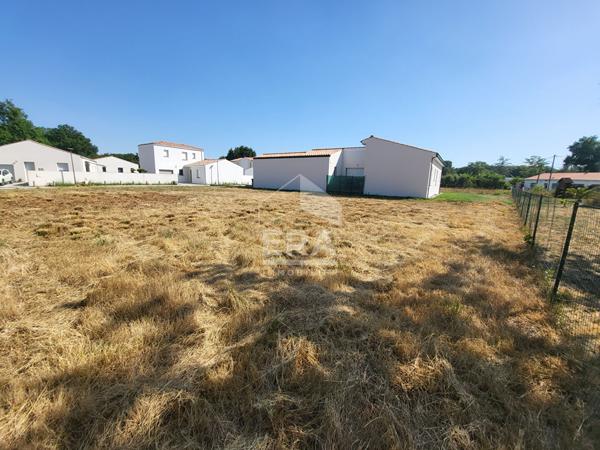 TERRAIN A BATIR - LOTISSEMENT CALME - 613m² - VIABILISÉ