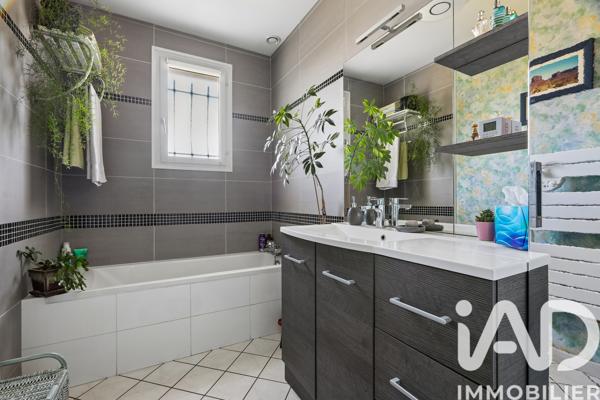 Maison à vendre 5 pièces 183 m² Vaux-le-Pénil
