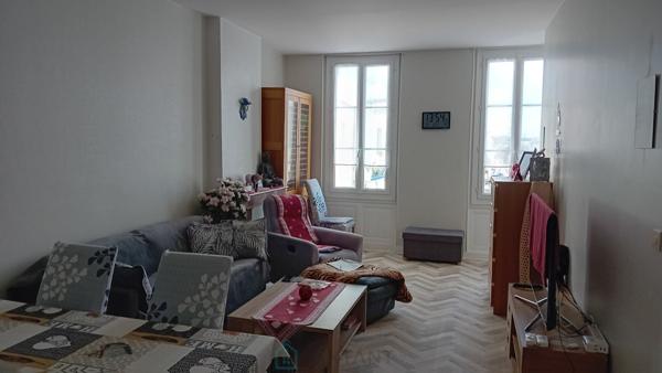 Appartement 2 chambres et grand garage centre ville de Royan