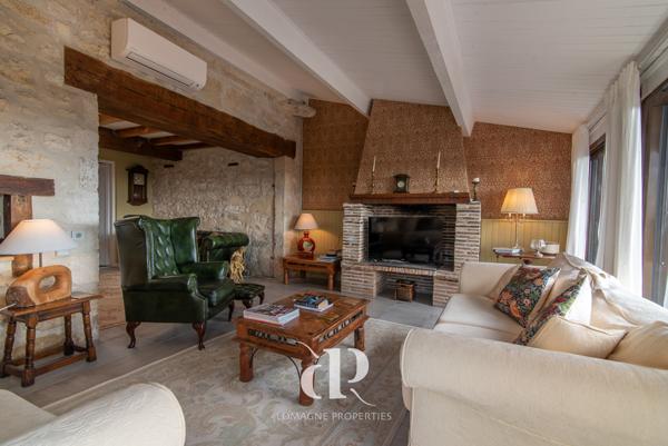 Saint-Clar (32380) Maison de village adorable et lumineuse avec vue sur les Pyrénées