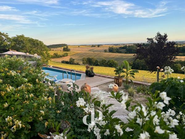 Saint-Clar (32380) Maison de village adorable et lumineuse avec vue sur les Pyrénées