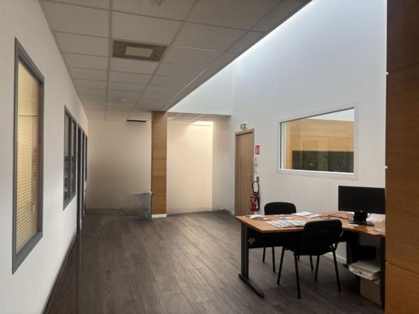 À LOUER - BUREAUX ERP AU COUR DU TECHNOPÔLE - SAINT-ÉTIENNE