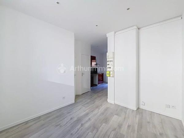 Location                                                      Appartement
                        
                     1 pièces                      20 m2                     à Clermont-Ferrand