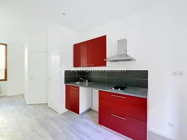 Location                                                      Appartement
                        
                     1 pièces                      20 m2                     à Clermont-Ferrand