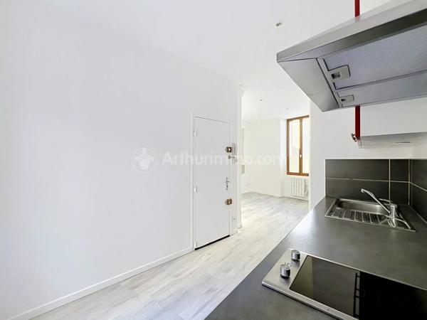 Location                                                      Appartement
                        
                     1 pièces                      20 m2                     à Clermont-Ferrand