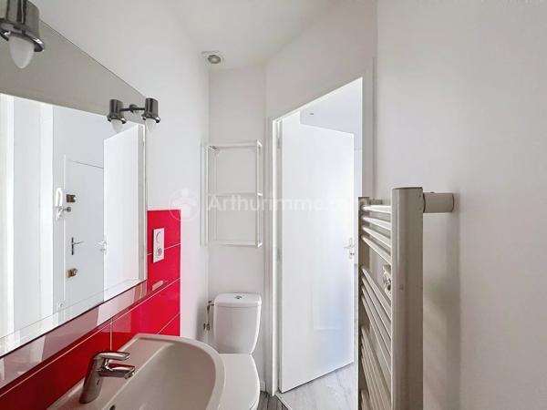 Location                                                      Appartement
                        
                     1 pièces                      20 m2                     à Clermont-Ferrand
