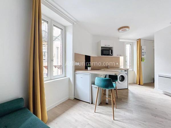 Location                                                      Appartement
                        
                     2 pièces                      22 m2                     à Clermont-Ferrand