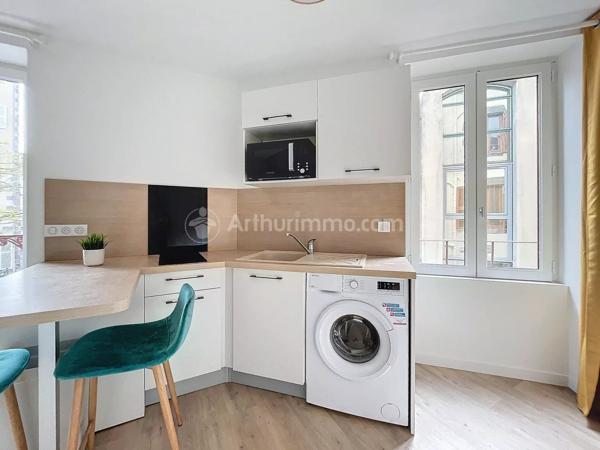 Location                                                      Appartement
                        
                     2 pièces                      22 m2                     à Clermont-Ferrand
