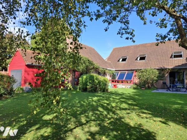 Maison individuelle construite en 1983 - 195m² habitables -GARAGE de 51m² + JARDIN 735m²