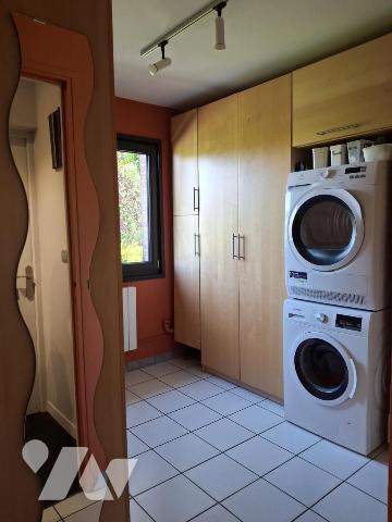 Maison individuelle construite en 1983 - 195m² habitables -GARAGE de 51m² + JARDIN 735m²