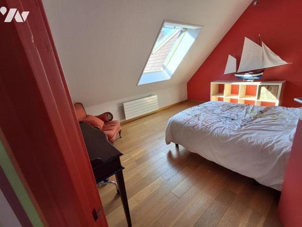 Maison individuelle construite en 1983 - 195m² habitables -GARAGE de 51m² + JARDIN 735m²