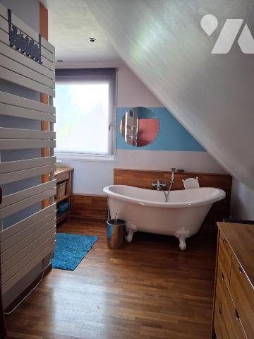 Maison individuelle construite en 1983 - 195m² habitables -GARAGE de 51m² + JARDIN 735m²